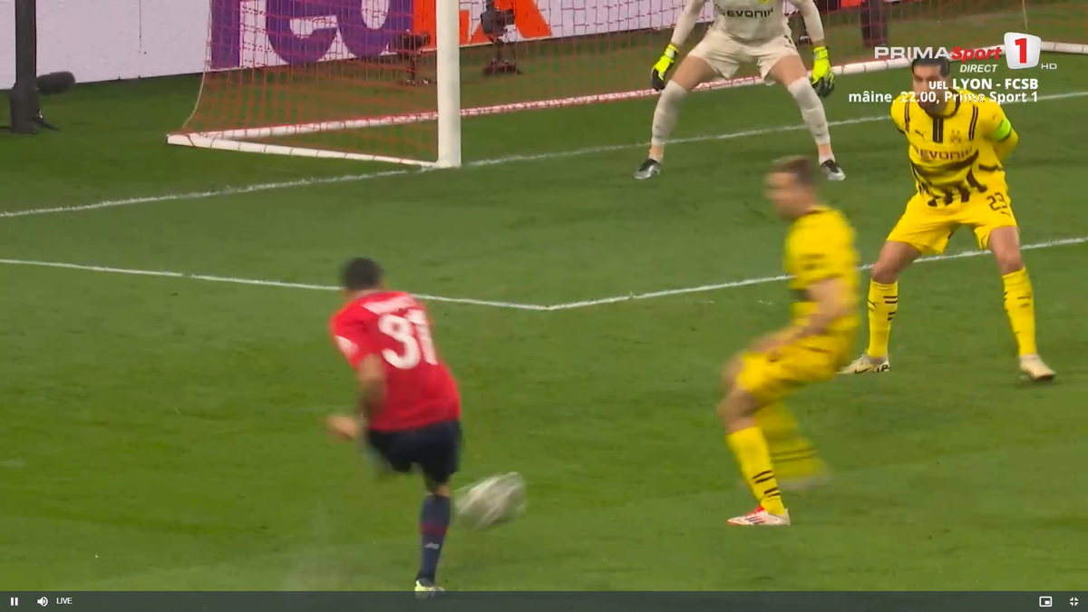 Golul primit de Kobel în Lille - Dortmund