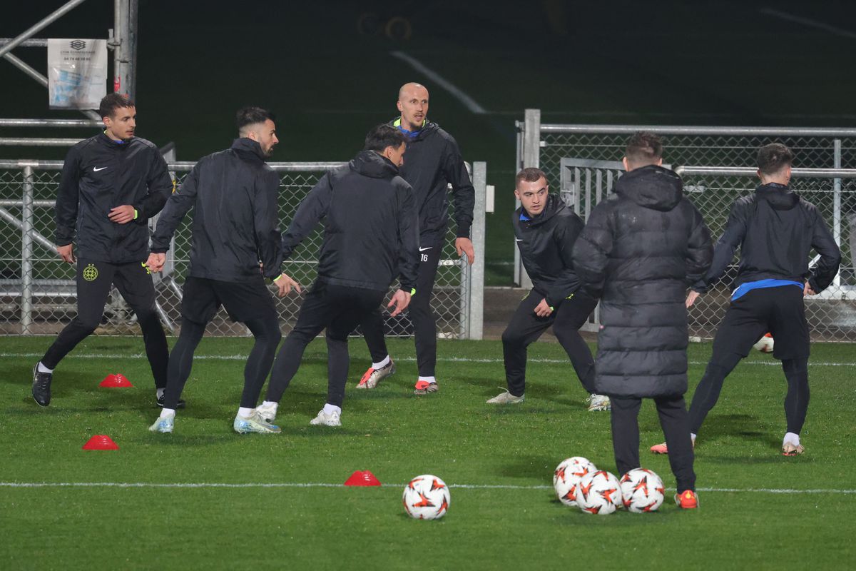 3 detalii de la antrenamentul celor de la FCSB » Schimbarea unui titular în doar 12 ore