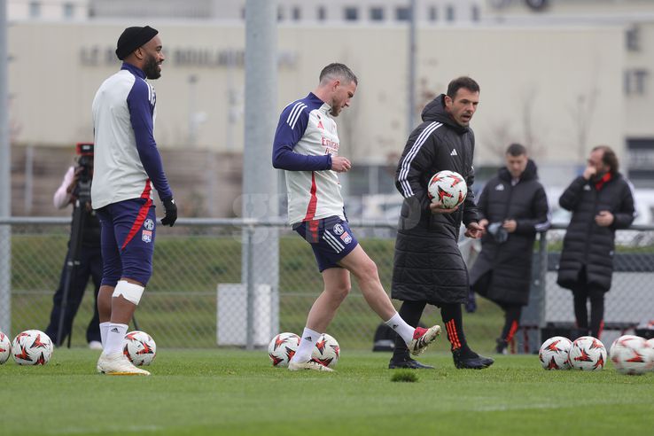 Imagini de la antrenamentul oficial al lui Olympique Lyon FOTO: Ionuţ Iordache (foto)