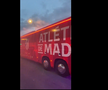 Imagini senzaționale la Madrid » Jucătorii de la Atletico au fost escortați de forțele de ordine, printre mii de fani