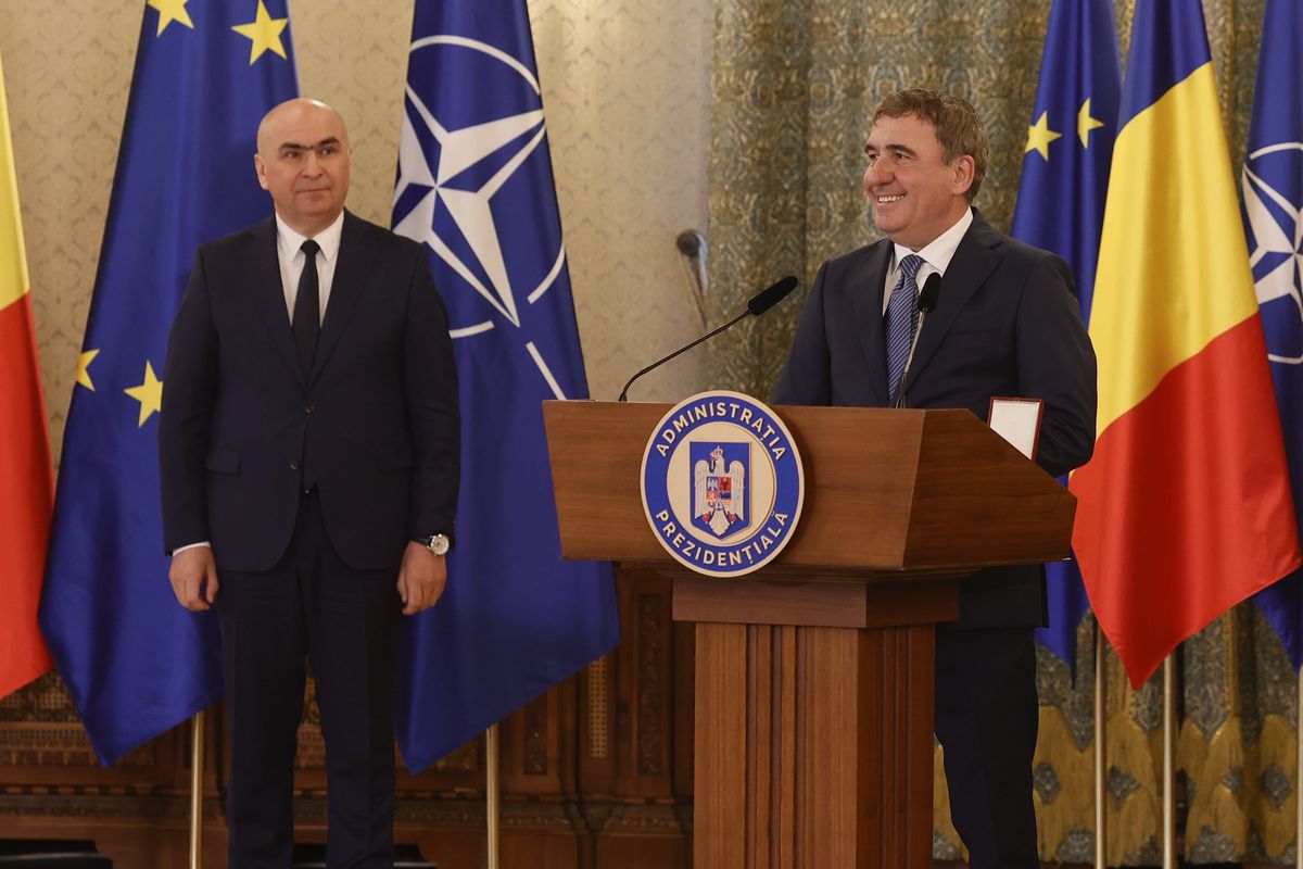 Gică Hagi, decorat cu Ordinul Național „Steaua României”. FOTO: Cristi Preda