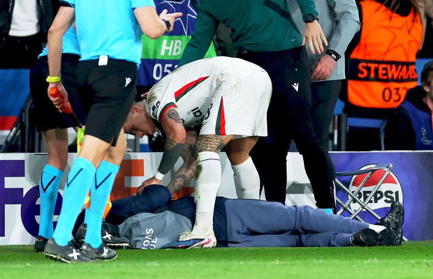 Cum s-a scos jucătorul lui Chelsea, după ce a împins peste panourile publicitare un copil de mingi în Liga Campionilor