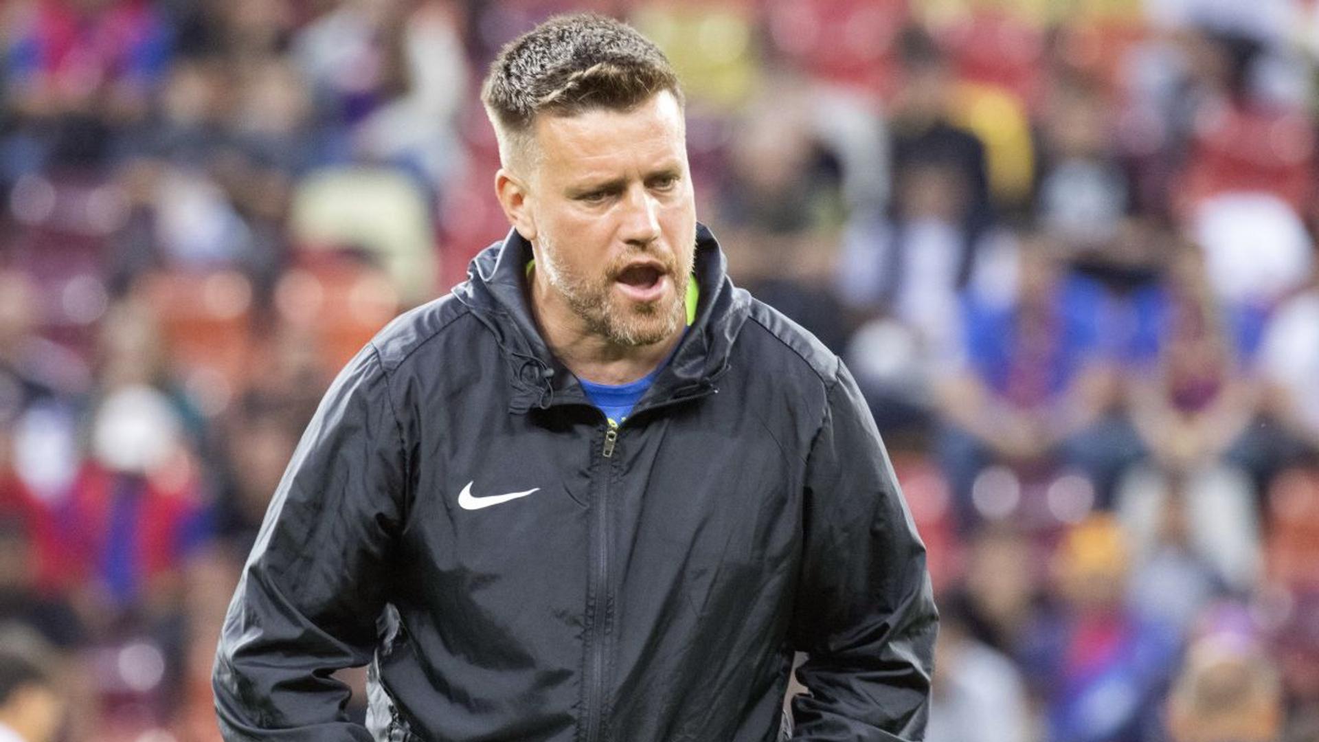 Mihai Pintilii discutând despre regulamentul FRF privind licența antrenor și interimatul echipei FCSB în conferință de presă oficială | sursa foto: Gazeta Sporturilor