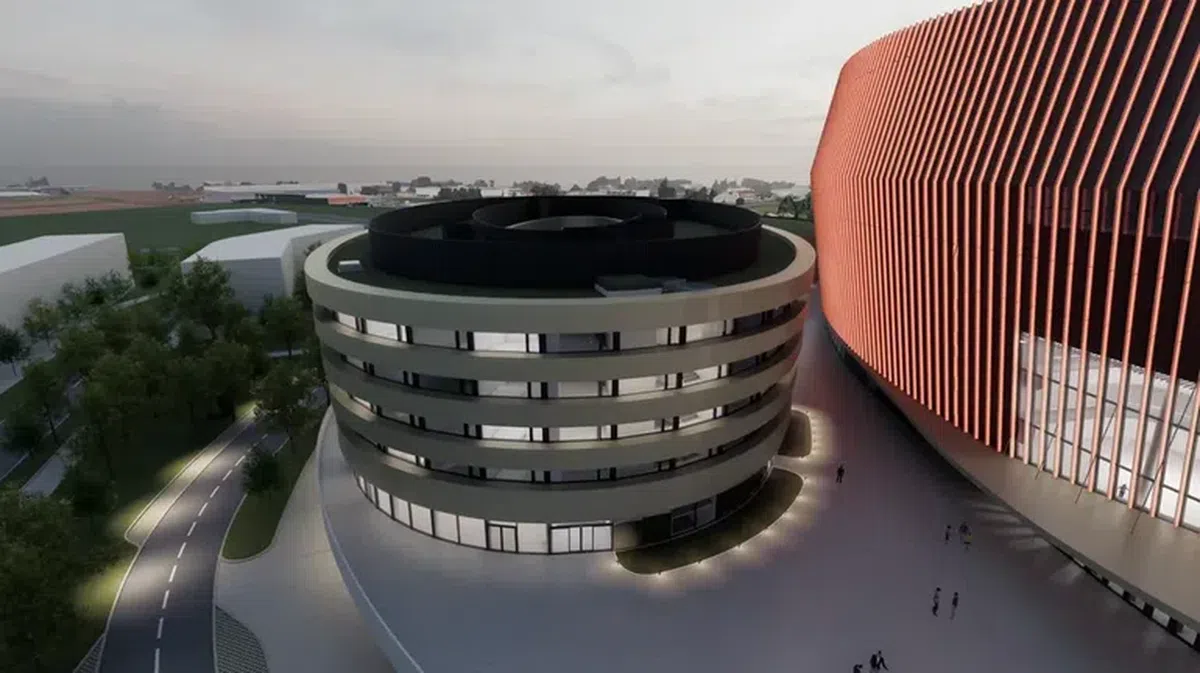 Sală de 400 de milioane de euro într-un oraș de 90.000 de locuitori, ridicată pe o fostă groapă de gunoi!