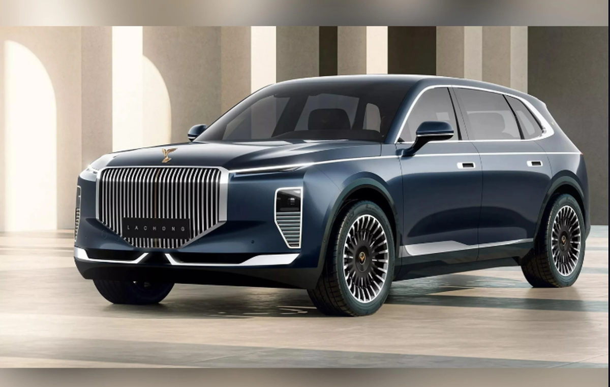 Cum arată „Rolls-Royce”-ul din Vietnam, cu schimbător placat cu aur și trei motoare