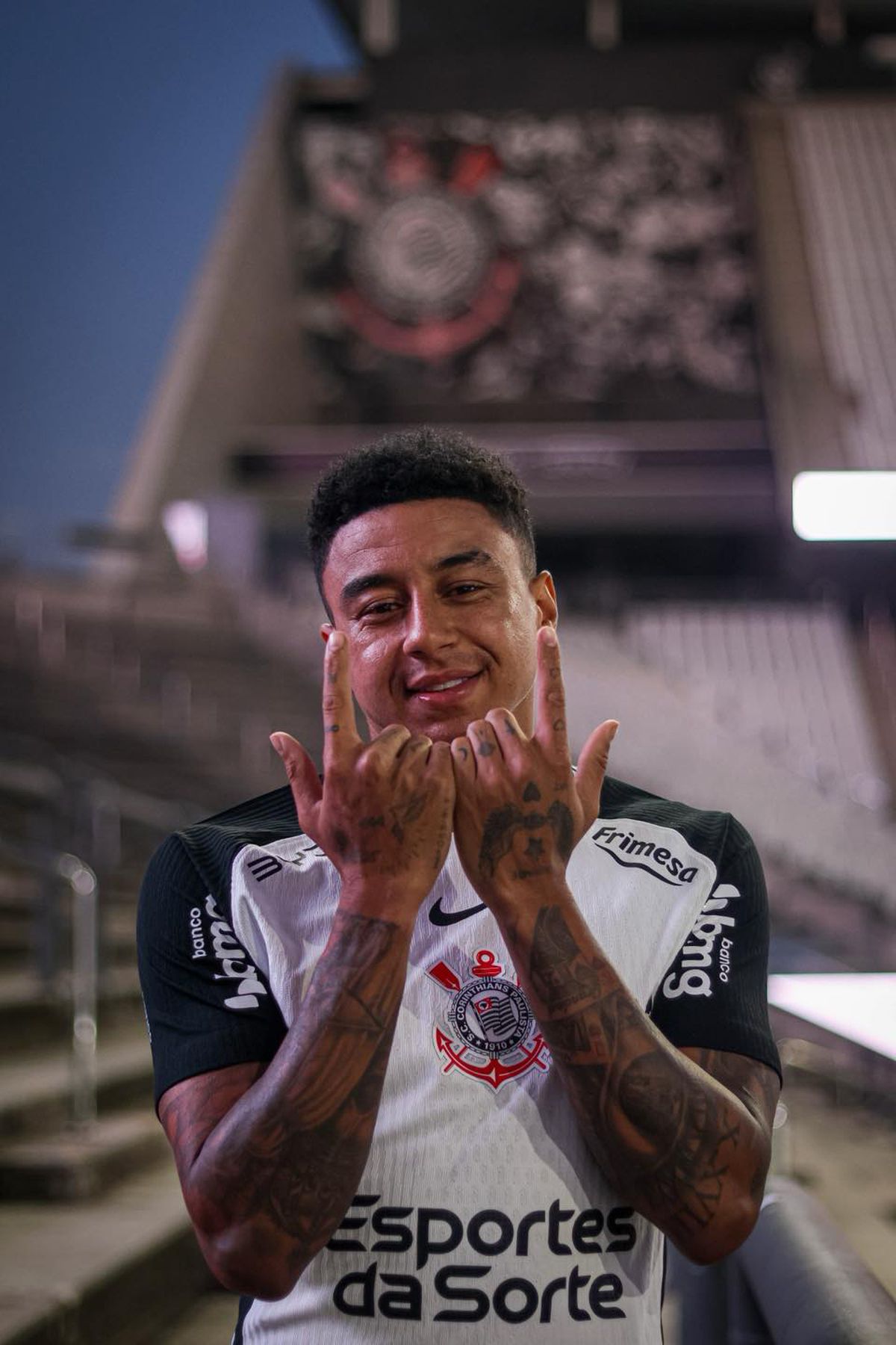 Jesse Lingard, plimbare cu bicicleta în favelele din Sao Paulo