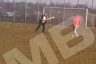 Scene absolut sălbatice pe un teren de fotbal din România: „Dă-i bă! Nu-l lăsa!”