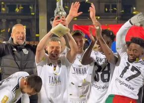 Cedat surprinzător din Superliga, a ridicat deja deasupra capului primul trofeu!