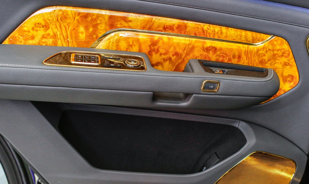 Cum arată „Rolls-Royce”-ul din Vietnam, cu schimbător placat cu aur și trei motoare
