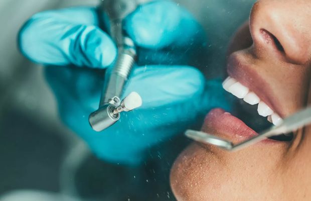 De ce ajung mulți pacienți prea târziu la dentist și cum poate fi evitat acest lucru