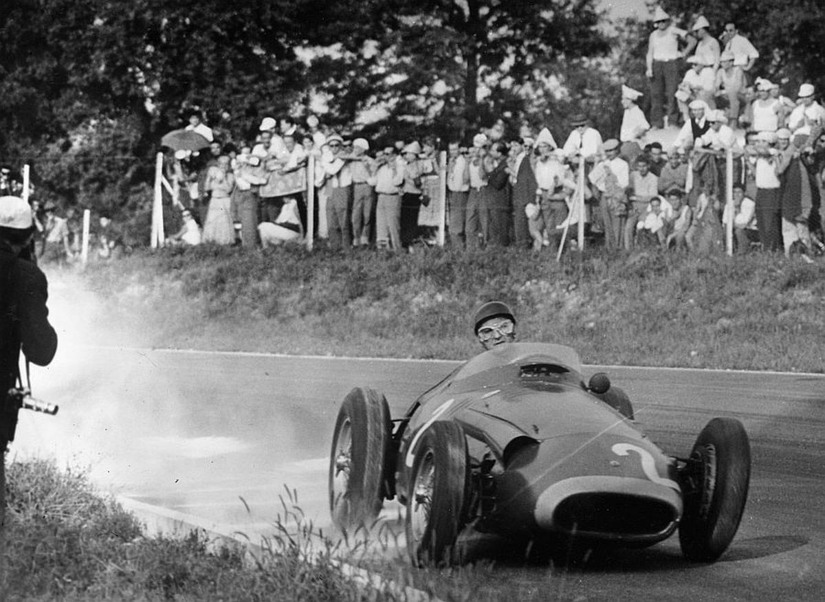 Legendarul pilot Sir Stirling Moss a murit la 90 de ani! Imagini din carieră și de la accidentul care l-a lăsat paralizat 6 luni