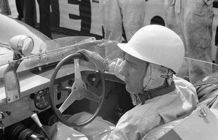 Legendarul pilot Sir Stirling Moss a murit la 90 de ani! Imagini din carieră și de la accidentul care l-a lăsat paralizat 6 luni