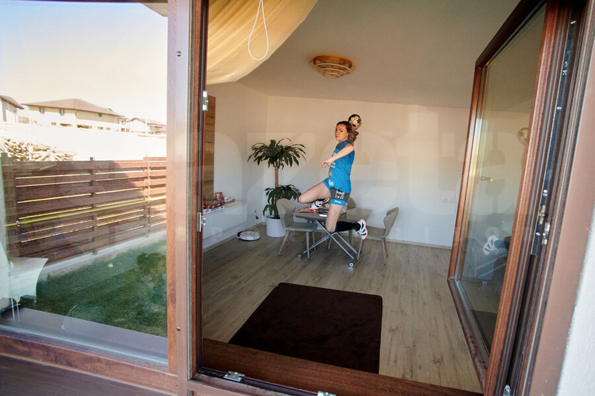 DOR DE SPORT » Ediție specială a Gazetei de azi: ziar cu 12 coperte! Sportivii s-au lăsat fotografiați în casele lor, gata echipați de competiții