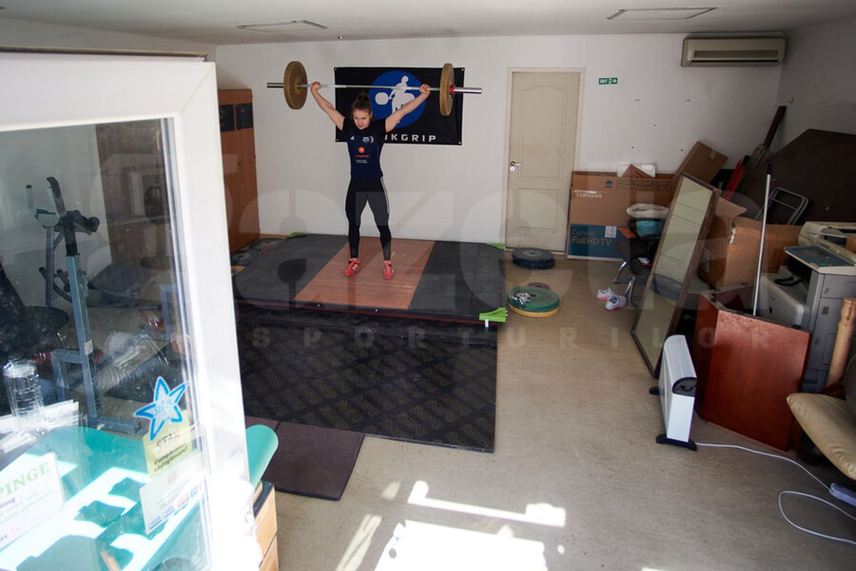 DOR DE SPORT » Ediție specială a Gazetei de azi: ziar cu 12 coperte! Sportivii s-au lăsat fotografiați în casele lor, gata echipați de competiții