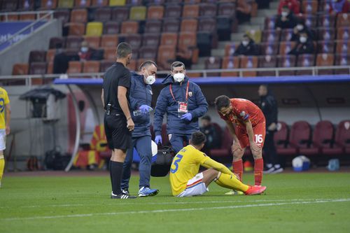 Florinel Coman s-a accidentat în minutul 10 al meciului cu Macedonia de Nord (3-2).