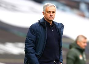 Mourinho, ceartă cu Solskjaer la vestiare! Nervi și la conferință: „De ce nu mă întrebați despre asta? Nu mă tratați ca pe ceilalți!”