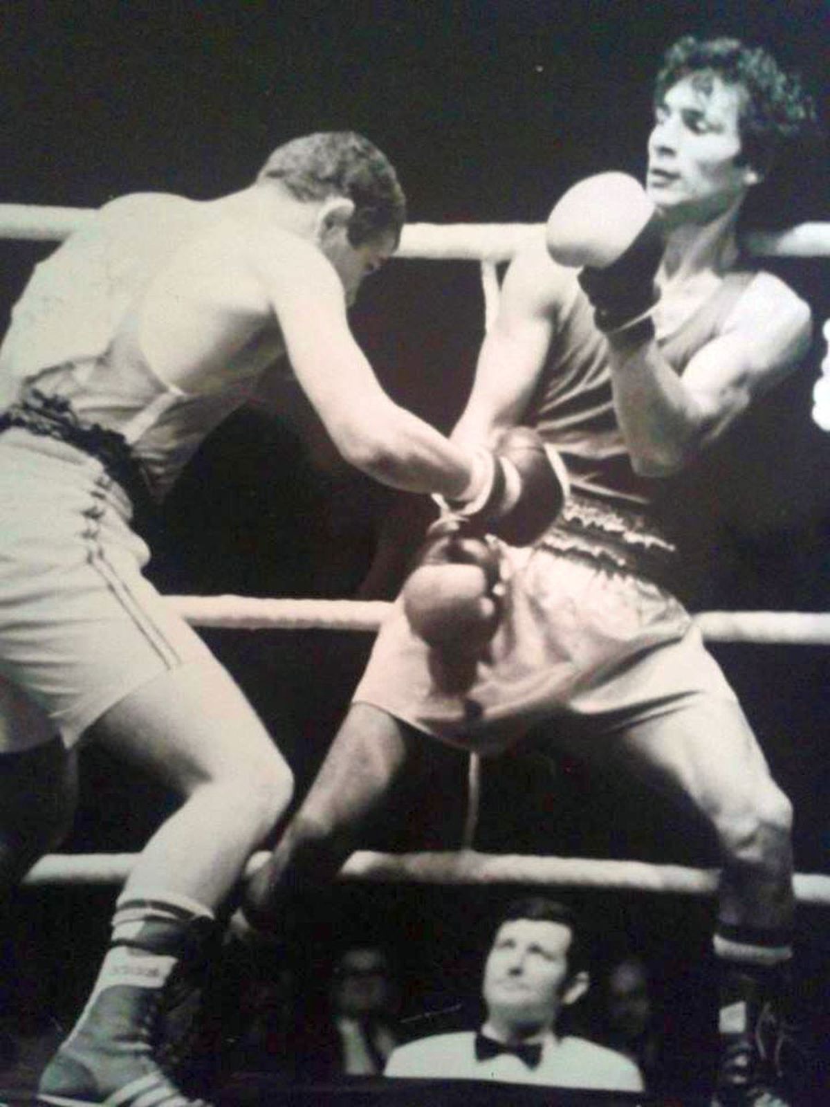 Viață de campion: 12 m² + igrasie » Cel mai talentat boxer al României are o pensie infimă și trăiește într-o casă minusculă și dărăpănată din Ferentari! Cum îl poți ajuta