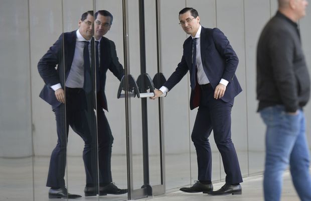 FRF în corzi: două Adunări Generale diferite, în două zile consecutive, sub presiunea acuzelor de funcționare ilegală! » „Vor să calmeze masele”