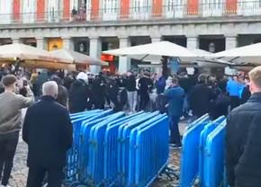Fanii lui Chelsea și cei al ui Manchester City s-au bătut pe străzile din Madrid! Imagini violente