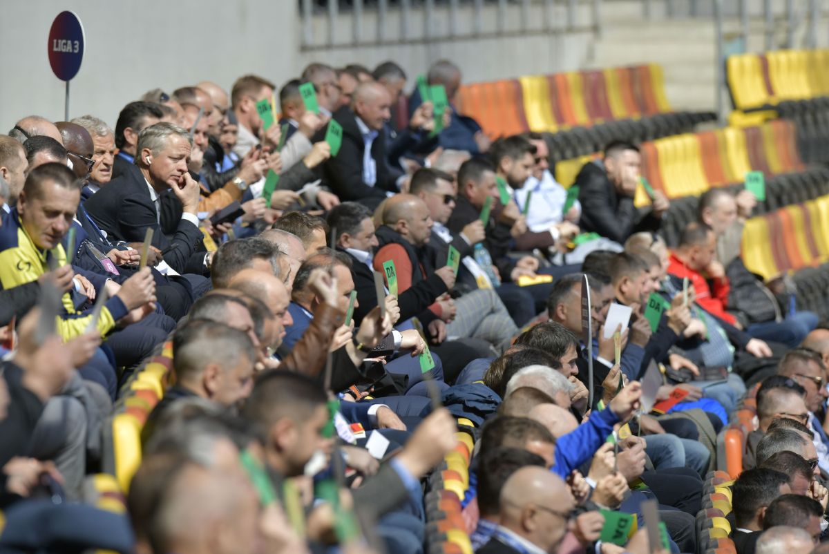 Răzvan Burleanu a marcat cu poarta goală » Ales în unanimitate pentru al 3-lea mandat la FRF: 272 de voturi pentru, zero împotrivă, zero abțineri!