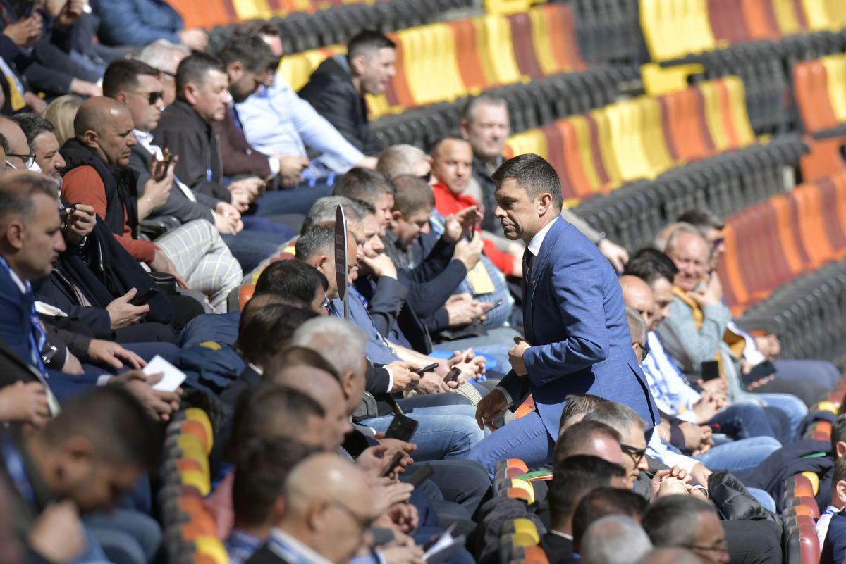 Gigi Becali, atac la Burleanu: „Are mentalitate ca Putin. Spune «Băi proștilor, noi suntem aici niște deștepți, vă punem pumnul în gură și facem ce vrem»”