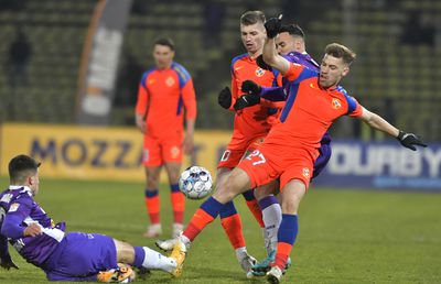 FCSB acuză jocuri de culise în Liga 1: „Nouă ne-au rupt picioarele, cu CFR Cluj au jucat lejer și spuneau «Ia-o și dă gol!»”