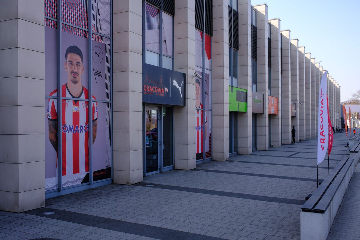 Soția lui Hanca a ieșit în față: „Am aflat părerea nevestelor fotbaliștilor de la FCSB despre mine. Vai!”