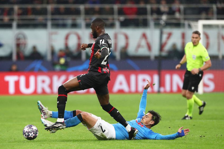 AC Milan a învins-o pe Napoli, scor 1-0, în prima manșă a sfertului de finală din Liga Campionilor. Istvan Kovacs a fost la centru și a avut un meci complicat.