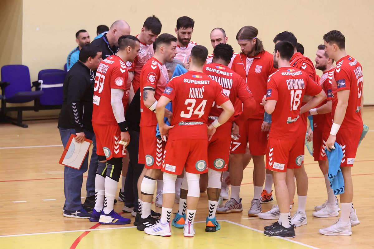 Surpriza sezonului în handbalul românesc: Dinamo, eliminată în „sferturile” Cupei României » Gestul lui Xavi Pascual din final