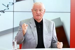 Dumitru Dragomir, făcut pachet în direct: „Mă rugam să nu-mi laude jucătorul, că-l nenorocește!”