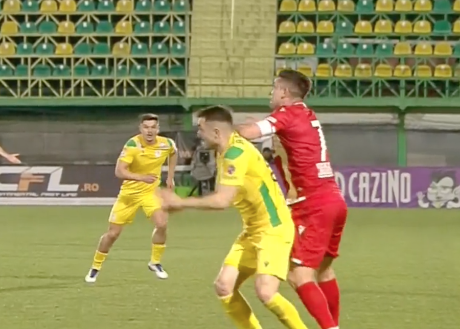 Faultul pentru care Steliano Filip ia primul galben din meci „Bombă” în fotbal: meciul lui Dinamo, anchetat de FRF și de autorități. Steliano Filip, nume principal în dosarul de pariuri suspecte