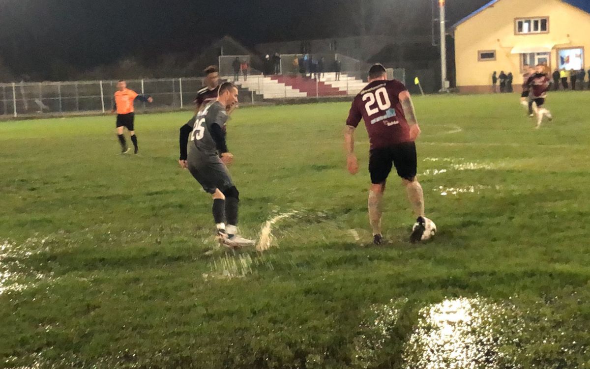 „Se joacă polo?” » Imagini incredibile din semifinalele Cupei României, faza județeană