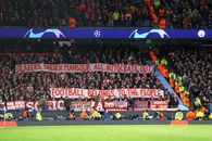 Mereu inventivi » Banner-ul introdus în stadion de ultrașii lui Bayern Munchen: „Afară!”