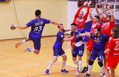 Surpriza sezonului în handbalul românesc: Dinamo, eliminată în „sferturile” Cupei României » Gestul lui Xavi Pascual din final