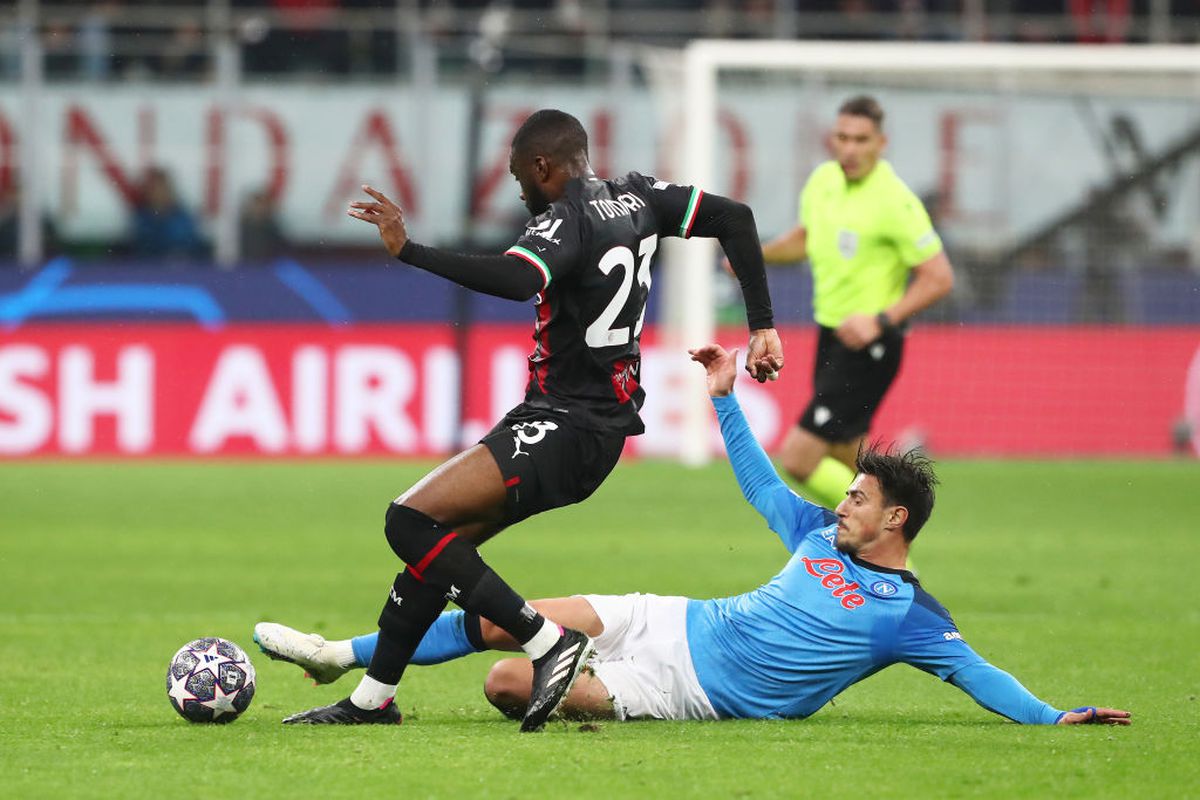 Verdict amânat o săptămână în „sfertul” italian al Ligii » Istvan Kovacs a avut treabă multă în Milan - Napoli