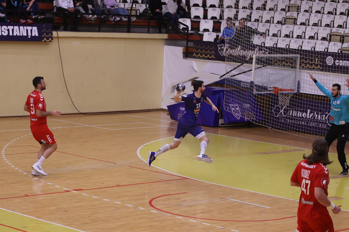 Surpriza sezonului în handbalul românesc: Dinamo, eliminată în „sferturile” Cupei României » Gestul lui Xavi Pascual din final