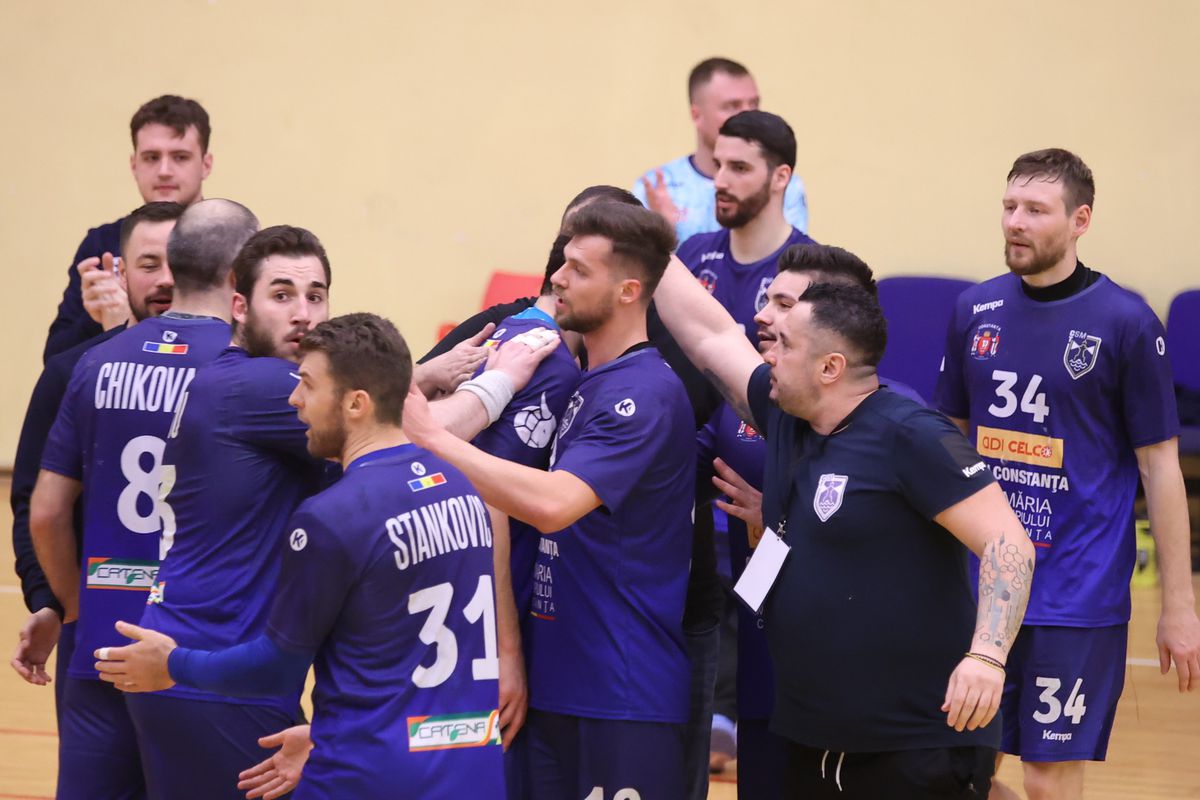 Surpriza sezonului în handbalul românesc: Dinamo, eliminată în „sferturile” Cupei României » Gestul lui Xavi Pascual din final