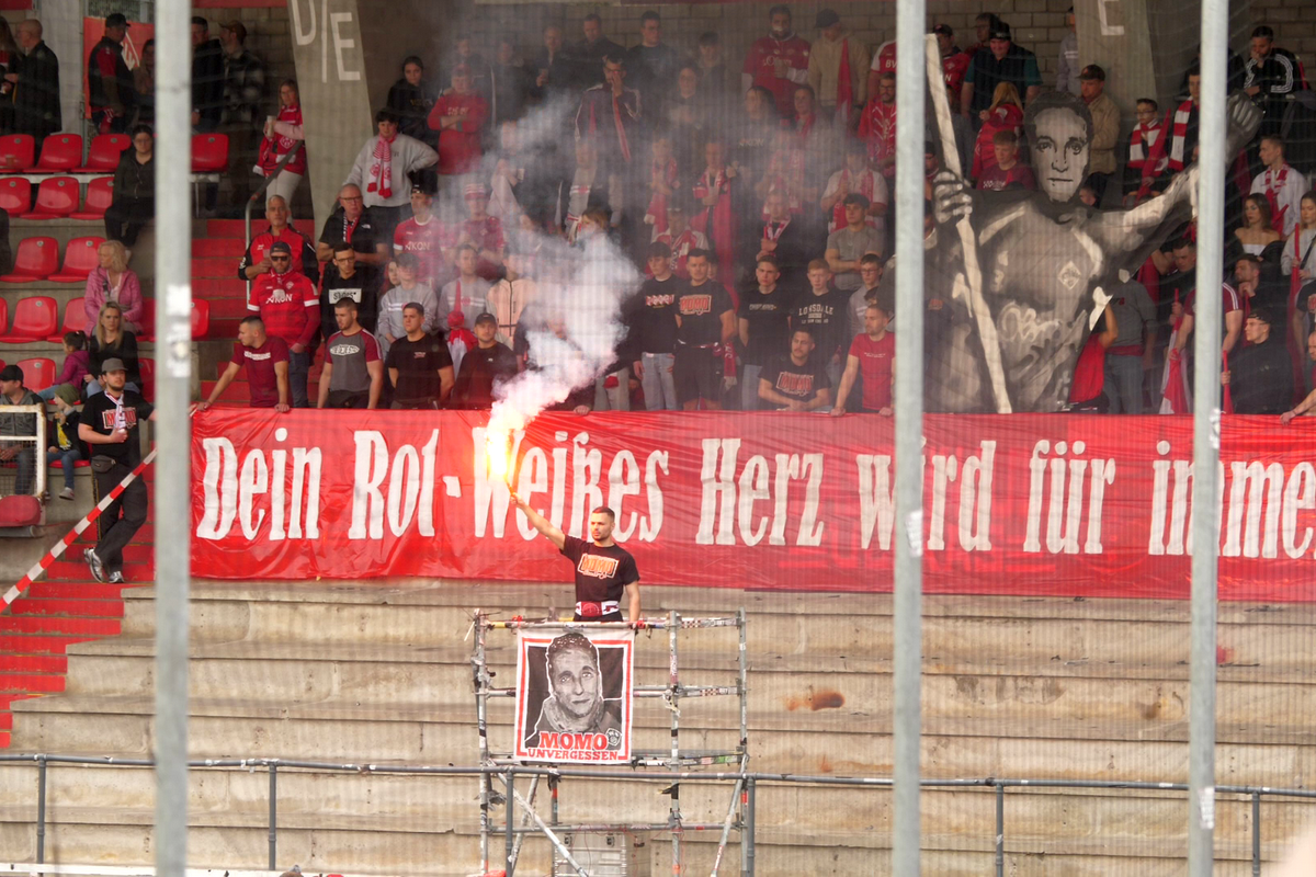 Ce a văzut echipa GSP la un meci de Liga 4 din Germania: mai mulți spectatori ca-n Superliga, cozi imense la bere și cârnați, ultrași înfierbântați!