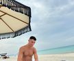 Cristiano Ronaldo, senzație pe Instagram » S-a antrenat dezbrăcat în sală și apoi s-a pozat la plajă cu Georgina