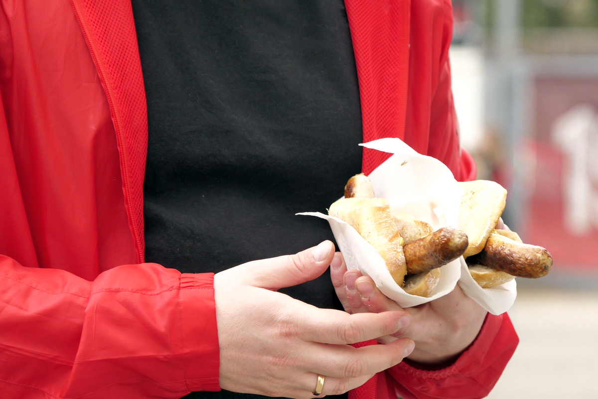 Ce a văzut echipa GSP la un meci de Liga 4 din Germania: mai mulți spectatori ca-n Superliga, cozi imense la bere și cârnați, ultrași înfierbântați!