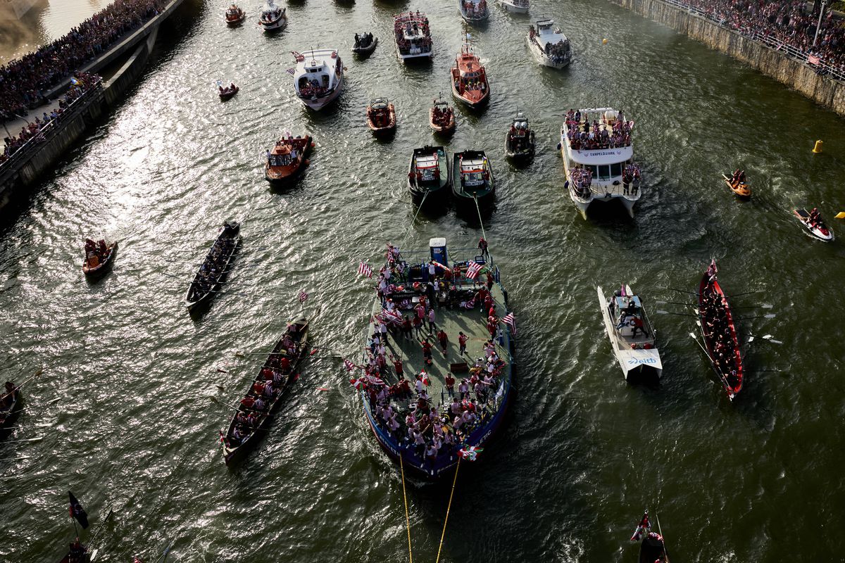 Imagini SENZAȚIONALE din Spania » Un milion de oameni au sărbătorit prima Cupă după 40 de ani