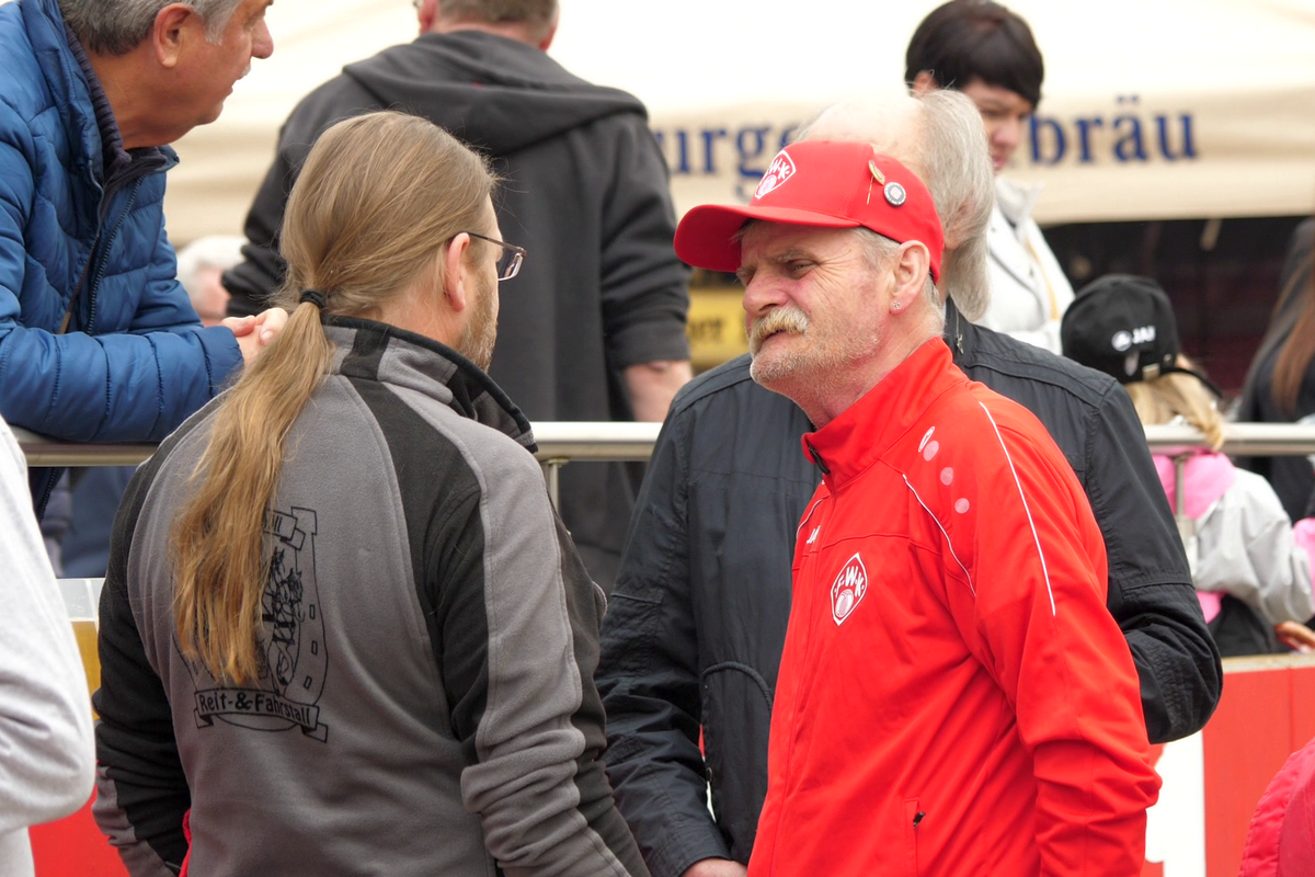 Ce a văzut echipa GSP la un meci de Liga 4 din Germania: mai mulți spectatori ca-n Superliga, cozi imense la bere și cârnați, ultrași înfierbântați!