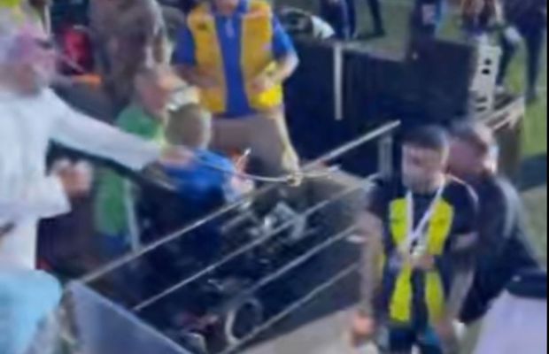 Ca în Evul Mediu! Cum a fost bătut un jucător al lui Al-Ittihad de un fan al lui Al-Hilal în finala Supercupei!