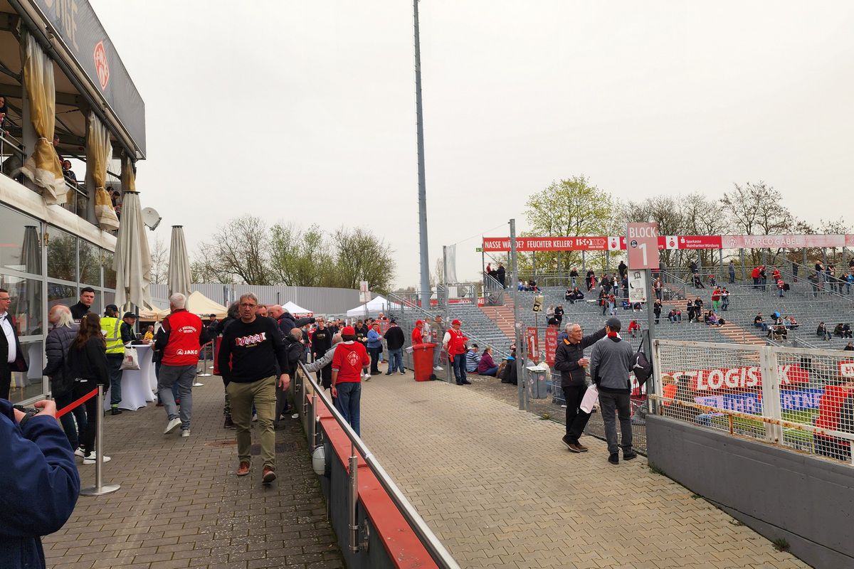 Reportaj Liga 4 Germania - Würzburger Kickers