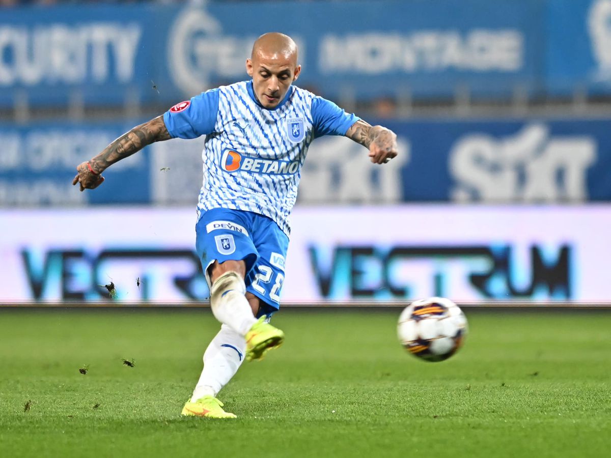 Cele mai spectaculoase imagini din Universitatea Craiova - Farul