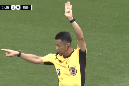 Cerezo Osaka - Kashima Antlers a avut parte de 5 goluri anulate pe motiv de ofsaid. FOTO: captură Youtube
