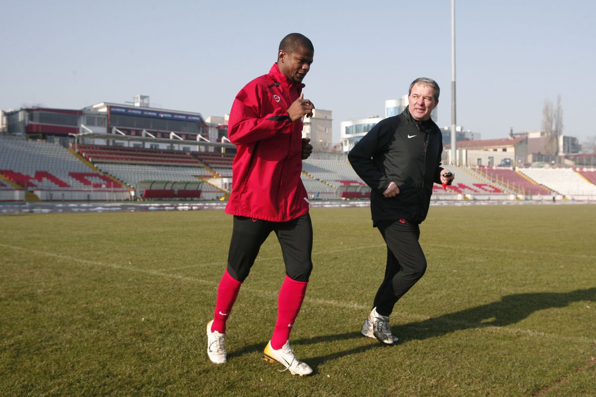 De ce a venit în România jucătorul adus cu petale de trandafiri și covor roșu: „Să se bucure de viața de noapte. Cui nu-i place?!”