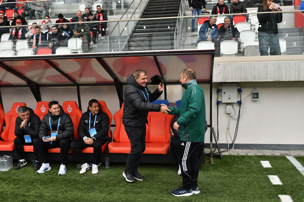 Hagi l-a învins pe Dorinel Munteanu! Sepsi, în prăpastie după UMILINȚA cu Farul » Clasament incredibil în play-out