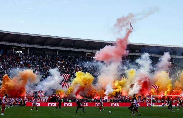 Sărbătoare nebună la granița României » Jucătorii au sărbătorit cu torțe victoria din derby