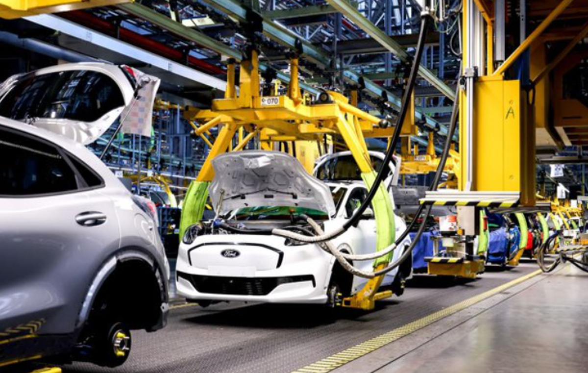 Prima mașină electrică fabricată în România ajunge la clienți în această primăvară » Cum arată modelul produs la Craiova